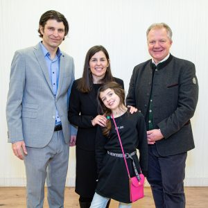 v.l.n.r. Krainerhütte Eigentümer Josef (Geschäftsführer) und Ute Dietmann mit Tochter Johanna sowie Roland Hirtenfelder (Geschäftsführer)