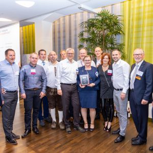 Mit 2 Awards geehrt: Unternehmerteam BNI Steyr mit Harald Kotterer (re.), Geschäftsführer BNI Oberösterreich